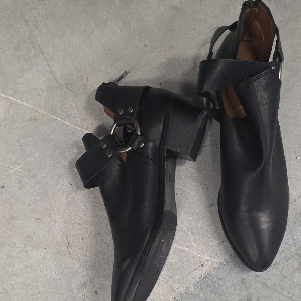 FRYE AND CO. Black Leather Cutout Harness Ankle Booties - Picture 2 of 4
